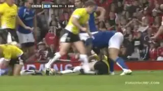 Samoan Anitelea Tuilagi tackle-