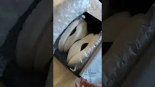 Whale footwear??? 🐳😨 it&rsquo;s so big !!! #footwear #unboxing