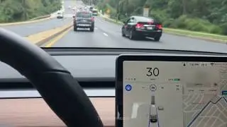 Tesla v10 Early Access shows cars coming from the other direction and double yellow line