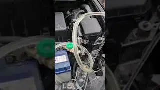 Gearbox transmission gear oil top-up by gravity