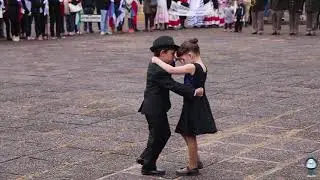 NIÑOS BAILANDO TANGO - SARANDÍ GRANDE