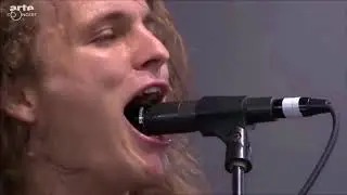 stu mackenzie screams at french people for roughly a minute