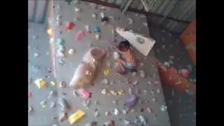 น้องปังปีนหน้าผาจำลองที่ proclimber gym