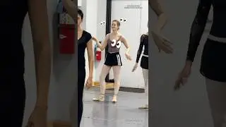 the eye contact = do a spin 😂🩰