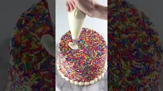 Covering a Cake in Sprinkles 🎂#baking #cakedecorating