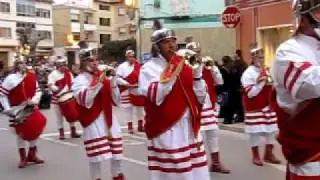 Desfile del grupo de alabarderos de Samper en Andorra (Teruel).MOV
