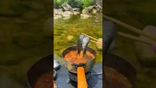 Поймано и приготовлено! Дикая рыбалка в сочетании с моментальным приготовлением горячих блюд: отк...