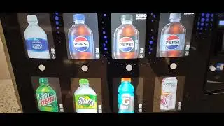 Vendo V-MAX 721 (Pepsi) Vending Machine @Honolulu Int'l Airport Baggage claim - Honolulu, HI USA 
