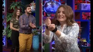 ئه‌م كچه‌ جوانه‌و مه‌یمون زۆر له‌یه‌ك دوورن.. بەزمی دەست بەستن