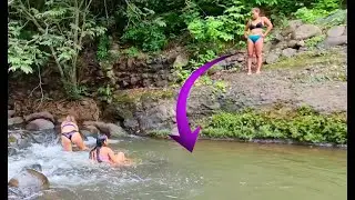 En el río