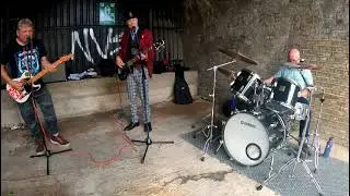 13   Teenage Wedding   20250905 Punk Dylan under the Arches