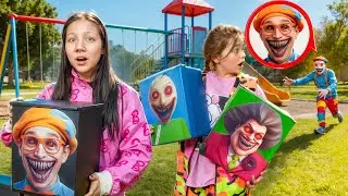 Nie rozpakowuj zestaw&oacute;w LEGO Scary Teacher 3D, Blippi.exe i Baldi.exe o 3:00. Zestawy z przerażający