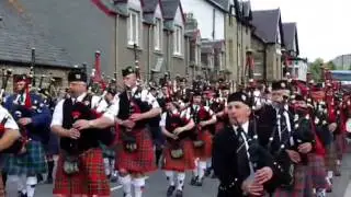 Newtonmore_Highland_Games_Pipeband.avi