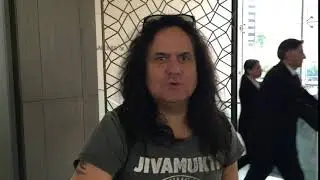 Mille Petrozza saluda a Canometal