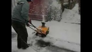 электрический снегоуборщик Stiga Electric 45 .avi