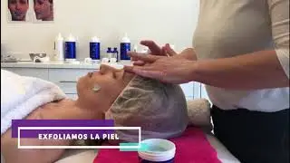Tratamiento en cabina Zo Skin Health para hidratar y reducir arrugas.