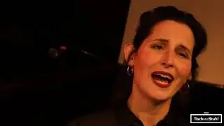 Pia Davila & Linda Leine Live im Tisch und Stuhl