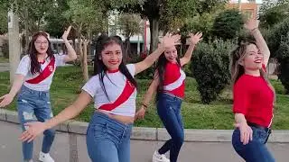 Latinos grupo femenino fechas patrias peru