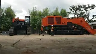 TEAM WORK!!! HEXINDO TECHNICIAN ASSEMBLY BIG EXCAVATOR HITACHI ZX870LCH-5G