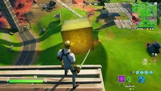 The queen cube keeps moving...