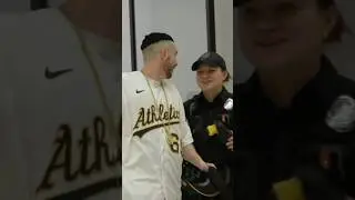 Gangsta hits on police officers 😂