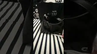 Unbox my Coach Juliet Shoulder bag 🖤⛓️🧷 #coach #unboxingvideo #coachjulietshoulderbag