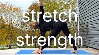 8 Minute Strength and Stretch Yoga Flow