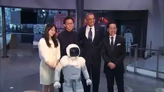 Obama joue au foot avec un robot japonais