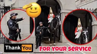 &ldquo;The Moment an Armed Police Officer Made the Lady Kings Guard Smile at Horse Guard, Royal Guard.