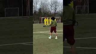 FREISTOSS von Muddi beim FC Bayern in den Knick! 😱🥶 | #mauriipastore | MauriiPastore