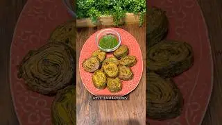 &ldquo;Crispy, spicy Arbi ke Patte ke Pakode in just a few steps! Perfect chai time snack! 😍🔥 #shorts