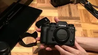 Fuji-XT2 with 18-55mm lens Unboxing Video