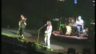 Red Hot Chili Peppers 2006-05-30 Palau Sant Jordi, Barcelona, ES [AMT #1]