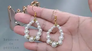 Brincos de pérolas super fáceis de fazer.