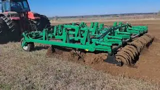 Тяжёлый культиватор КИТ-5 (Минойты) с трактором МТЗ 3522 на спарке