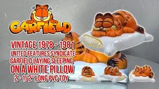 Vintage 1978 - 1981 United Features Syndicate Garfield Laying Sleeping On A White Pillow