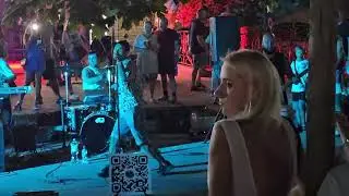 DRAPS Cover Band Анапа, фрагмент выступления на улице Горькова, дом 18 в Анапе у IAGO Rest & Club.
