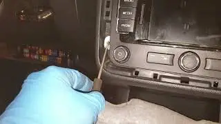 How To Remove Head Unit / radio / media  In Skoda Fabia 2 / Vag type cars