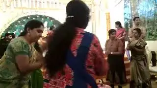 Rajini daughter soundarya marriage dance - Rajini with family members