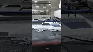 Fabric Laser Cutting Machine Auto Feeding with Water Cooling Air Pump for Cloth Textile Jeans