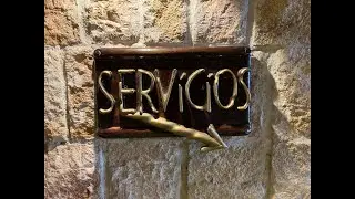 Where can I find a bathroom in Spain?
