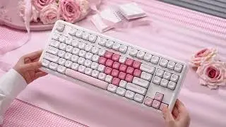 YUNZII B87 HEART has a literal heart on it! So adorable.#YUNZIIB87 #kawaii #yunzii #keyboard