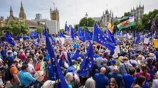 100,000 march through London to demand People's Vote referendum on terms of Brexit | ITV News