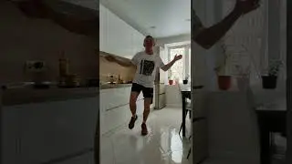 шафл 50+🕺 учусь танцевать Мне 52 года, простые шафл-движения🕺💃