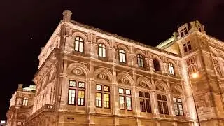 Vienna State Opera (Wiener Staatsoper) - night view