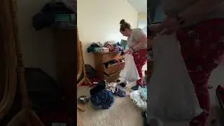 6000 item purge! 350/6000 #6000itempurge #disneymom #decluttering #cleaningmotivation #cleanwithme