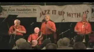 Bob Schulz singing 