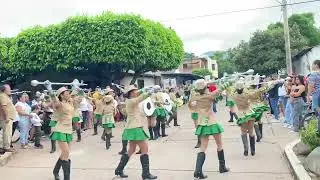 Desfile de los 60 años de la I.E. Roque de Alba y los 40 años de nuestra Banda 💚