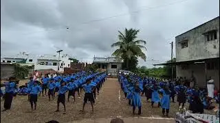 देशभक्ती गीत आणि कवायात 