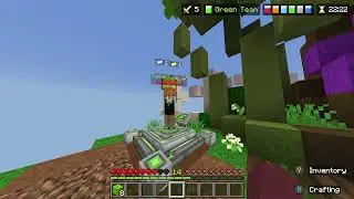 Minecraft bed wars on the hive with @toxaclock 